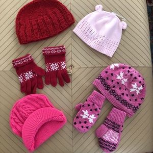 Lot of girls winter caps and gloves 3years